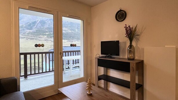 Living area - Apartment in La Mongie With Mountain Views (Bagnères-de-Bigorre)