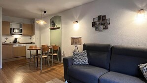 Living area - Apartment in La Mongie With Mountain Views (Bagnères-de-Bigorre)