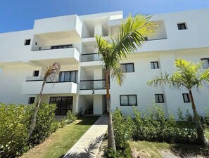 Exterior - Charming 2-bedroom apartment in delightful Punta Cana with Jacuzzi (Punta Cana)