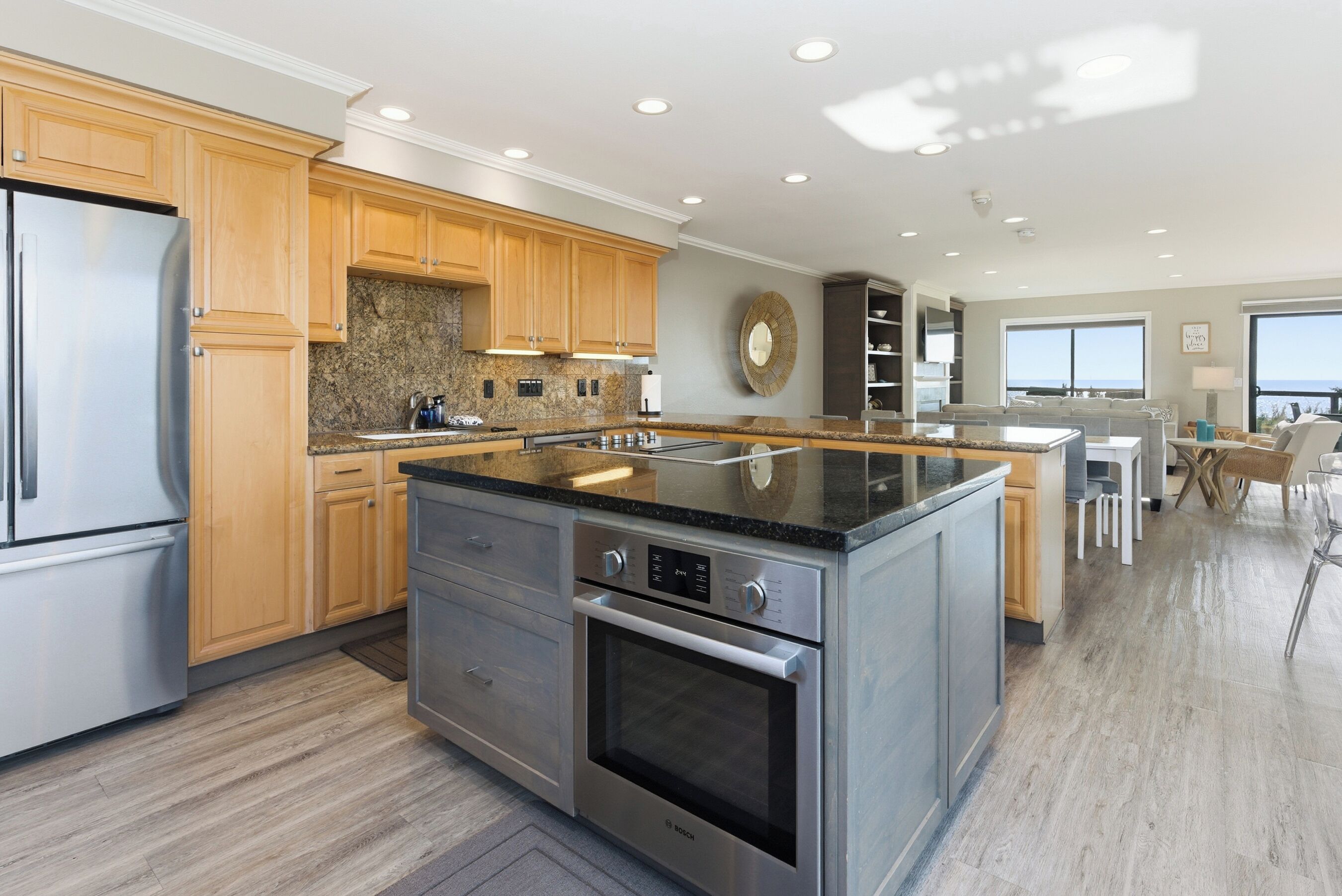 冰箱、微波炉、烤箱、炉灶