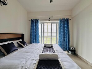 3 bedrooms, iron/ironing board, WiFi