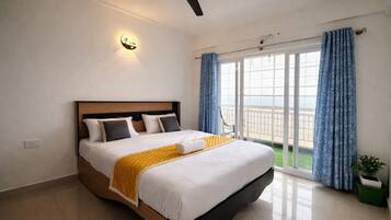 3 bedrooms, iron/ironing board, free WiFi, wheelchair access