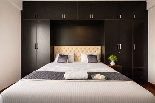 Pearl Home 3-bedroom luxury & Family friendly apartment Mysore