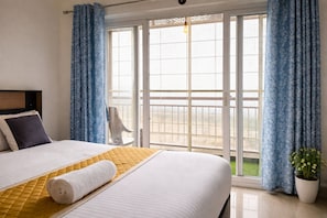 3 bedrooms, iron/ironing board, free WiFi, wheelchair access