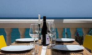 Outdoor dining - Casa Cava, C/ Merida 7 - Eurosur (Nerja)