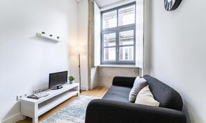 Living area - Apartment in Porto With Modern Amenities (Porto)