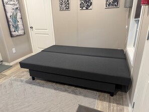 Interior - TinyWoodsEscape in Fayette County with fire pit (Oakland)