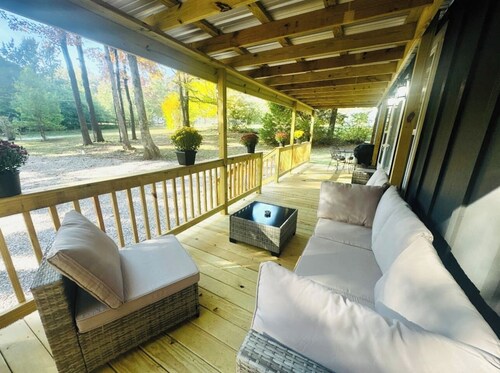 TinyWoodsEscape near Memphis and Blue Oval City