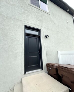 المنطقة المحيطة بالمنشأة