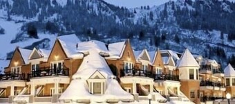  Hyatt Aspen Mountain Residence Studio Steps to the Gondola + Pool & Hot Tubs