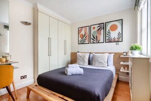 مكواة/لوح كي وواي فاي مجانًا وملاءات أسرّة