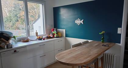 Bright family home 200m from Trébezy beach and GR30, sleeps 11