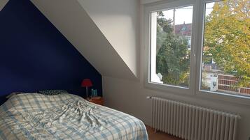 4 chambres, fer et planche à repasser, draps fournis