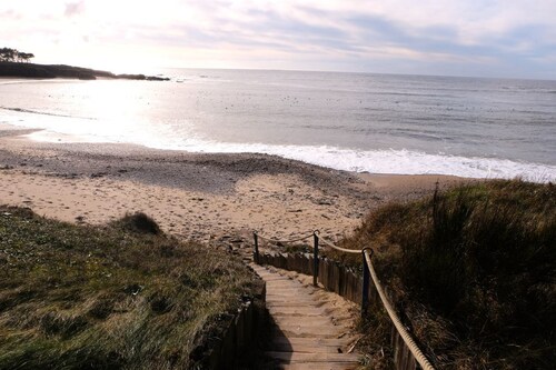 NEW!!!    SEA VIEW with direct beach access at 110 m