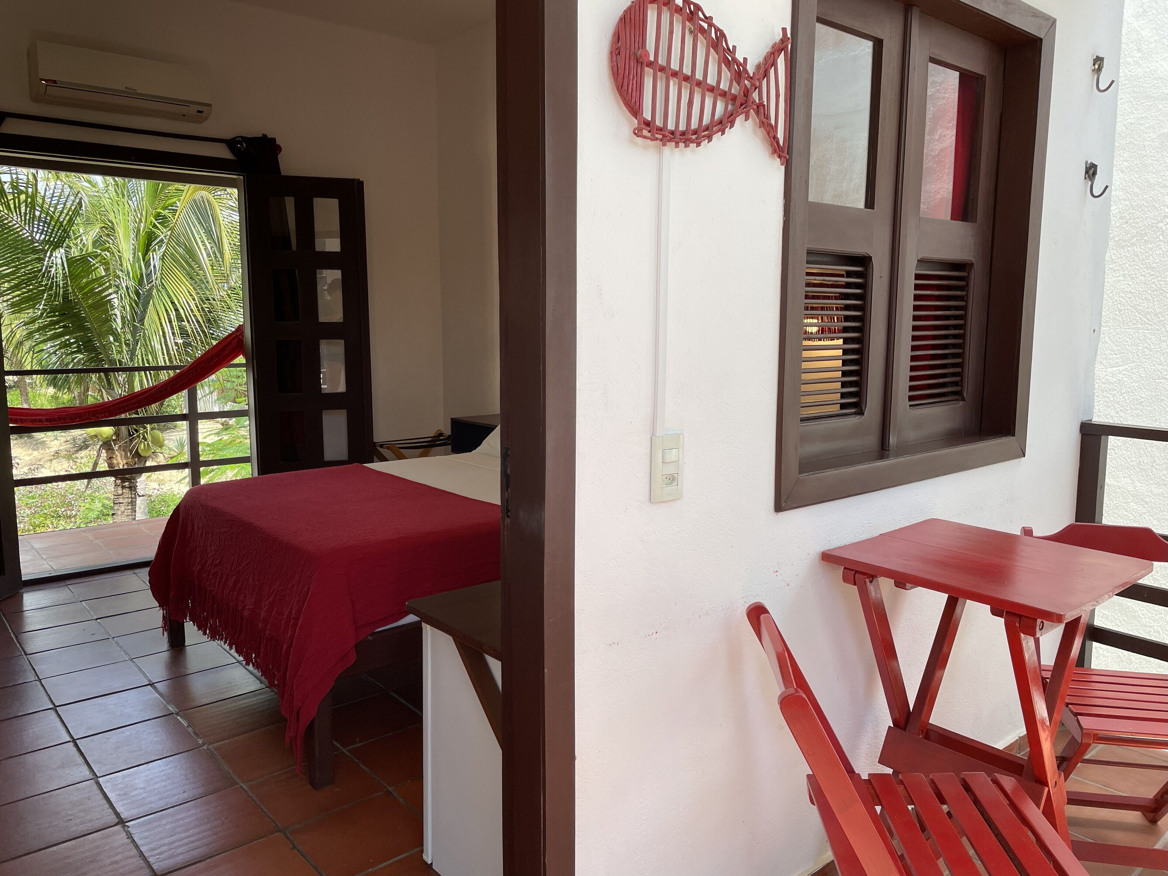 Kahden hengen superior-huone, parveke, näköala puutarhaan | Minibaari, tallelokero huoneessa