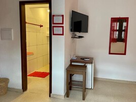 Standard Double Room, Garden View | Minibar, in-room safe, laptop workspace, iron/ironing board