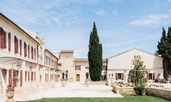 Exterior - Houses & Villas for 20 People (Arles)