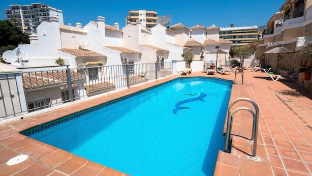 Pool - Apartment in Nerja Near Playa Burriana (Nerja)