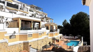 Property grounds - Apartment in Nerja Near Playa Burriana (Nerja)