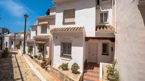 Exterior - Apartment in Nerja Near Playa Burriana (Nerja)
