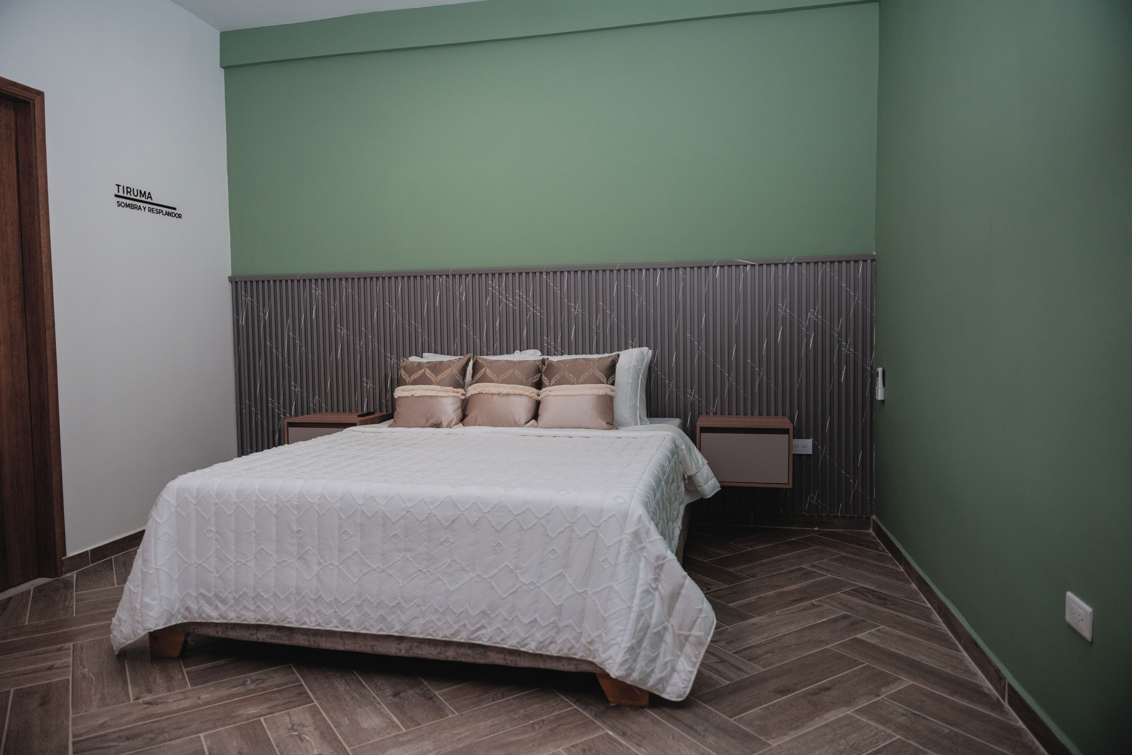 Deluxe Double Room, Hot Tub | Premium bedding, WiFi (free), individually decorated, bed sheets