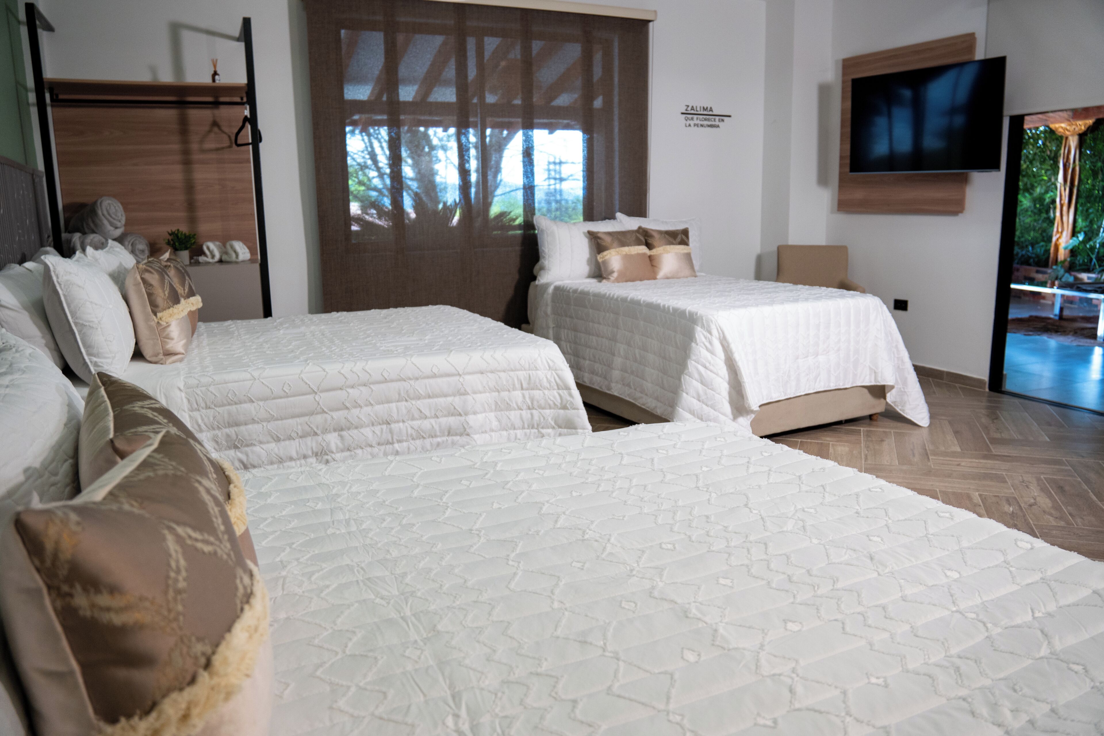 Family Triple Room, Air conditioning | Premium bedding, WiFi (free), individually decorated, bed sheets
