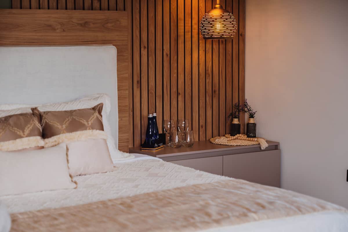 Junior Suite, Balcony, Mountain View | Premium bedding, WiFi (free), individually decorated, bed sheets