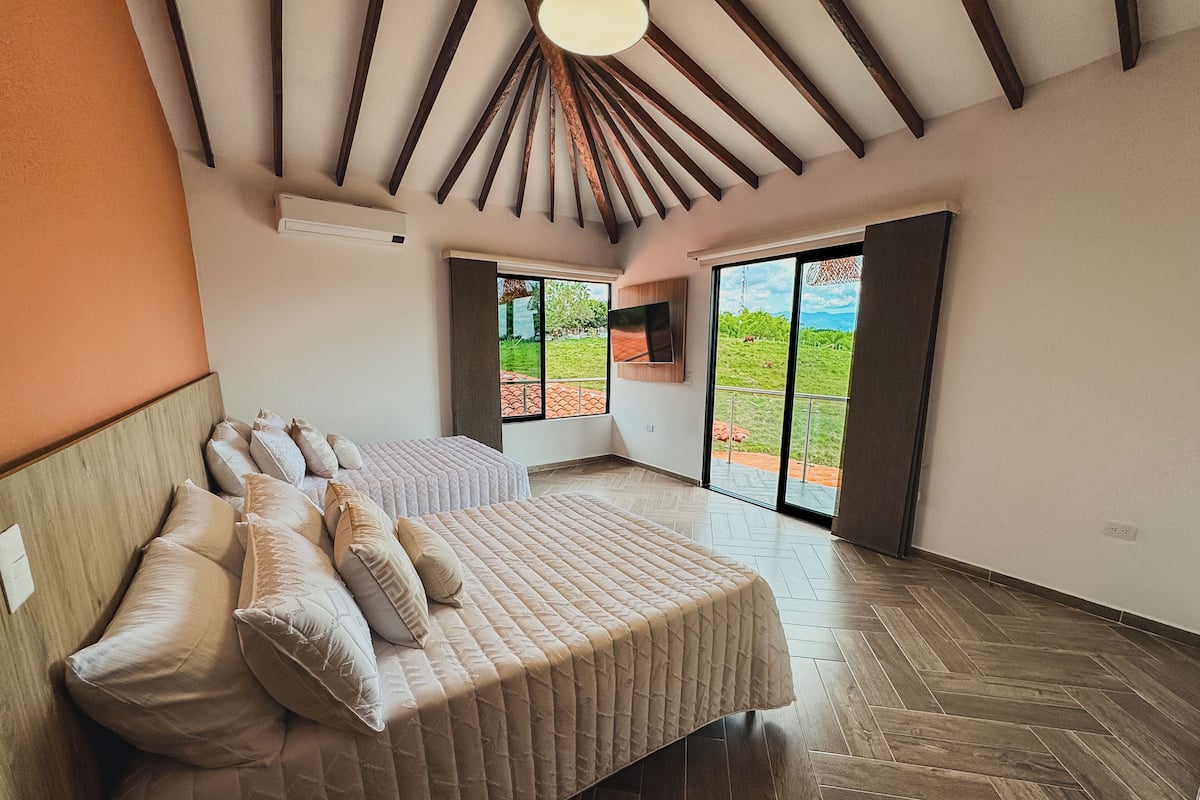 Superior Twin Room, 2 Queen Beds, Air conditioning, Garden View | Premium bedding, WiFi (free), individually decorated, bed sheets