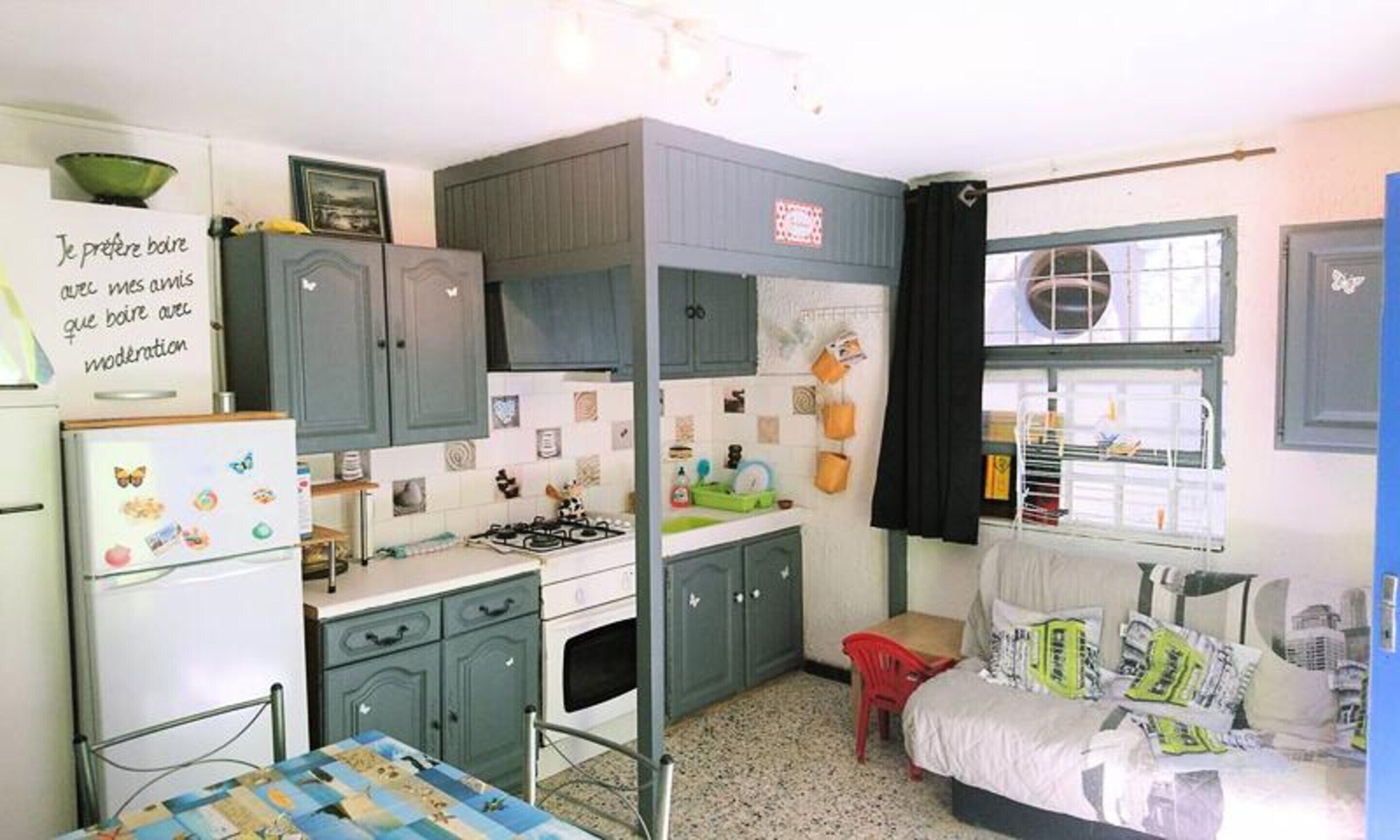 Tủ lạnh, lò vi sóng, lò nướng, dụng cụ pha cà phê/trà 