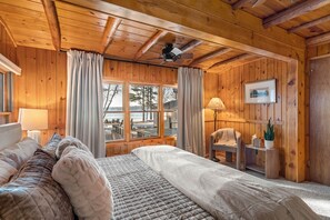 3 soveværelser, skrivebord, strygejern/strygebræt, weekendseng