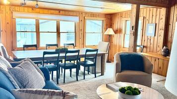 Smart-TV, Kamin, BĂŒcher