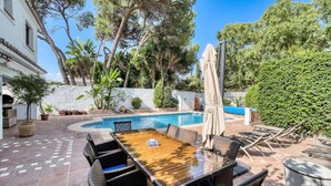 Pool - Villa in Marbella With Private Heated Pool (Marbella)