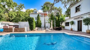 Pool - Villa in Marbella With Private Heated Pool (Marbella)