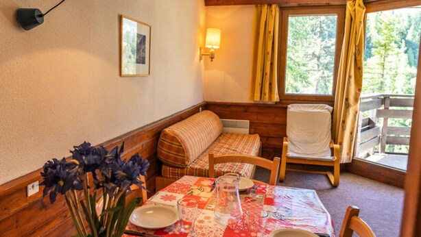Living area - Studio With Sleeping Area in the Heart of Les Orres 1650 (Les Orres)