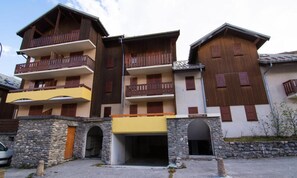 Exterior - 2-room Cabin Apartment for 6 People, South-west Facing (Valloire)