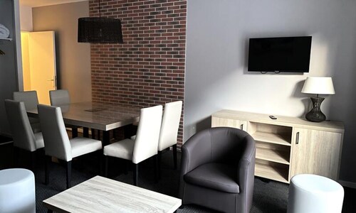 Studio for 8 People