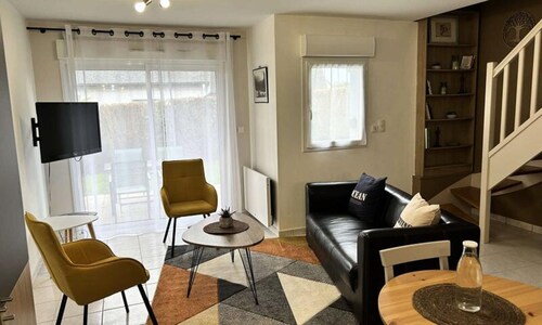 House Near Vallees Beach & Golf Course