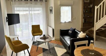 House Near Vallees Beach & Golf Course