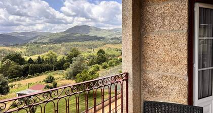 Nomad's Country - Cimo de Vila The Valley Terrace