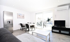 Interior - Superb 2-bedroom Apartment in Grau du Roi (Le Grau-Du-Roi)