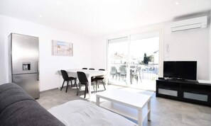 Interior - Superb 2-bedroom Apartment in Grau du Roi (Le Grau-Du-Roi)