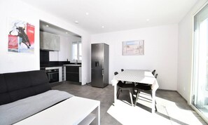 Interior - Superb 2-bedroom Apartment in Grau du Roi (Le Grau-Du-Roi)