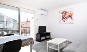 Interior - Superb 2-bedroom Apartment in Grau du Roi (Le Grau-Du-Roi)