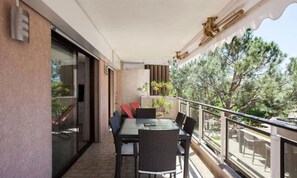 Outdoor dining - Apartment in Palm Beach Near Moure Rouge (Cannes)