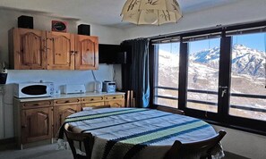 Interior - P802 - Large Studio/alcove - Sleeps 5 - Resort Center (Puy-Saint-Vincent)