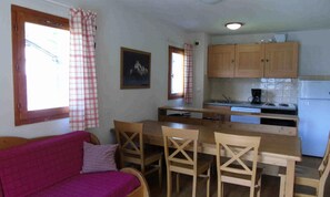 Interior - 3 Rooms for 8 People (Modane)