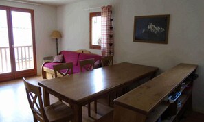 Dining - 3 Rooms for 8 People (Modane)