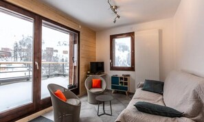 Living area - Apartment in Plagne Centre Near Ski Slope (La Plagne-Tarentaise)