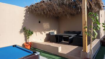 Luxury Chalet, 2 Bedrooms | Individually decorated, blackout drapes, bed sheets