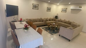 Luxury Chalet, 1 Bedroom, Pool View